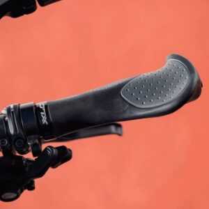 Xlc HANDVAT ERGO 135MM CF ZW/GRY STEL GRS22 Zwart/Grijs